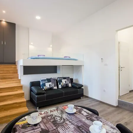 Downtown Apartman *